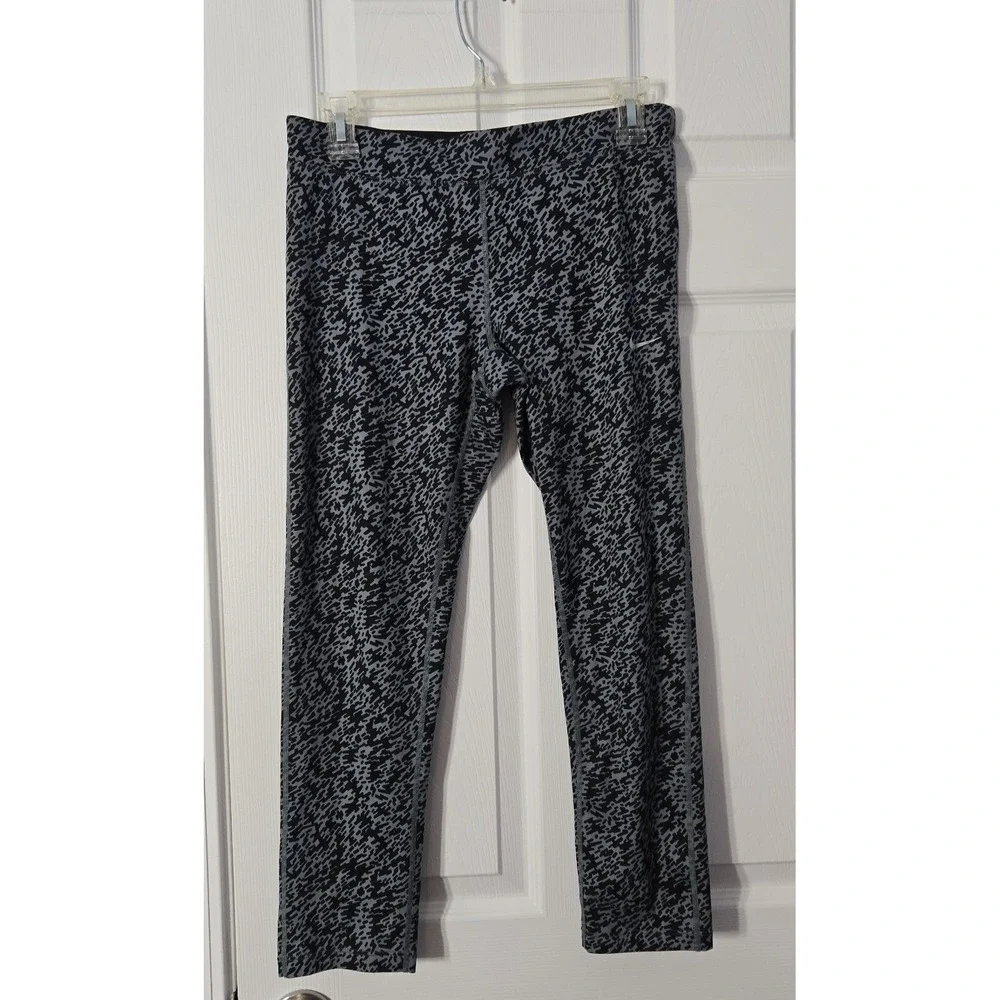 Nike Woman Leggings Ankle Length‎ Size Medium